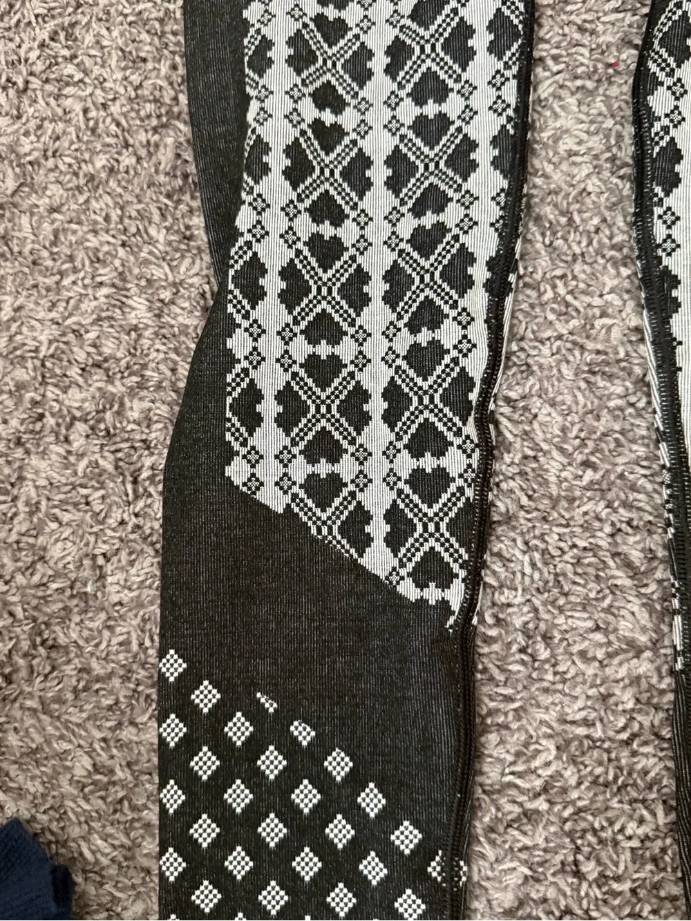 Black high waist all in motion legging with hearts